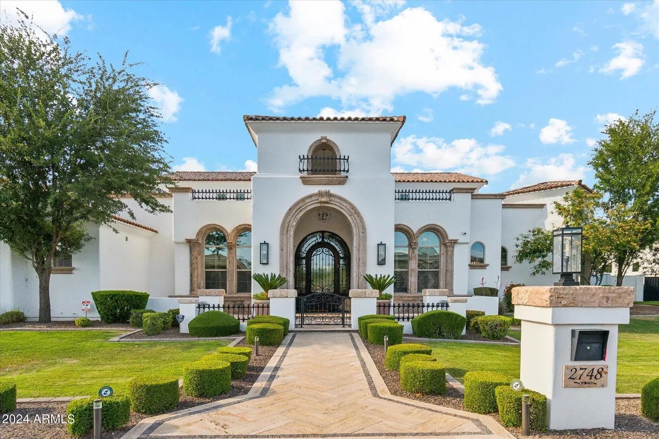 distinctive home exterior at 2748 E Warbler Road in Gilbert, Arizona